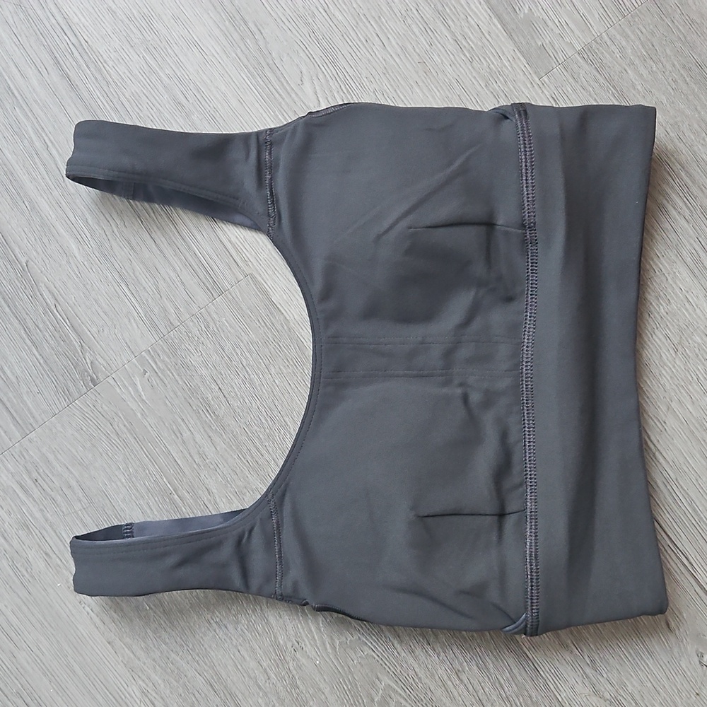 NWT Lululemon Align Reversible Bra Light Support, C/D Cup Sz 2 - Picture 6 of 6